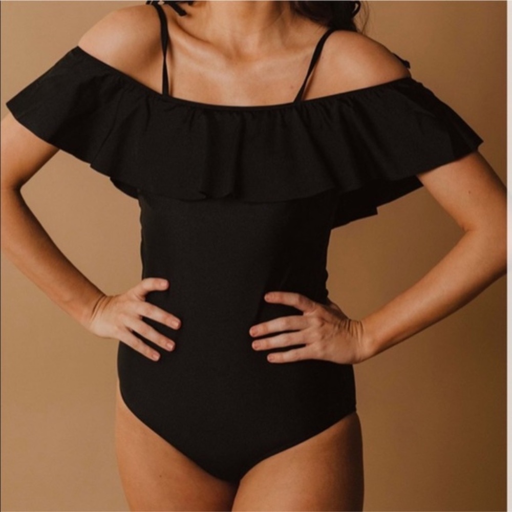 Albion The Wave One Piece Swimsuit Black Ruffle Medium